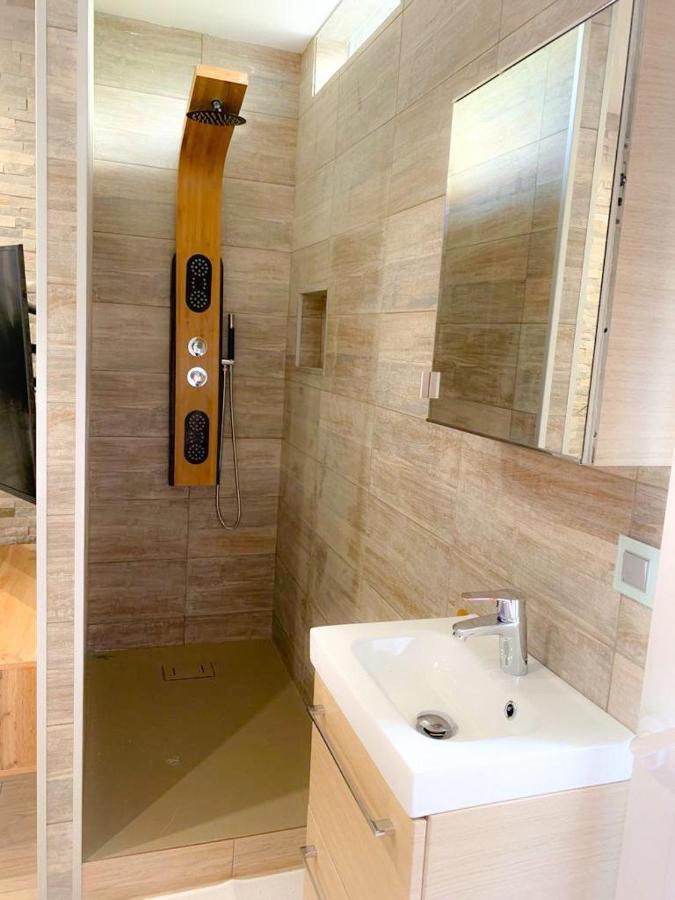 Le Menhir 2 Jacuzzi Spa Terasse Barbecue La Roche-Blanche  المظهر الخارجي الصورة